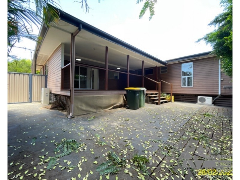 27 Bottletree Ave, Blackwater QLD 4717