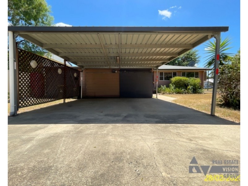 27 Bottletree Ave, Blackwater QLD 4717