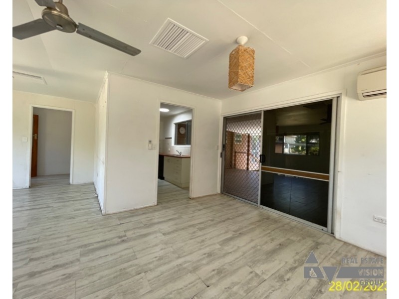 27 Bottletree Ave, Blackwater QLD 4717