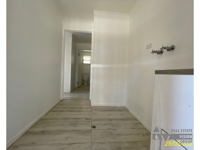 27 Bottletree Ave, Blackwater QLD 4717
