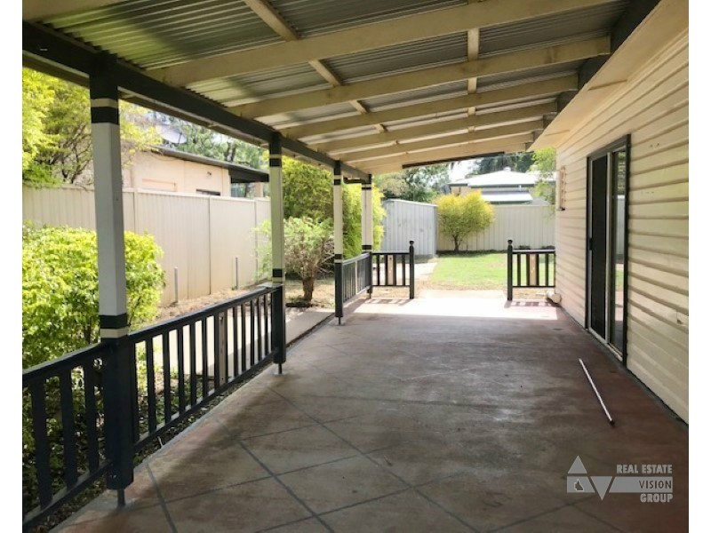 12 Old Airport Dr, Emerald QLD 4720