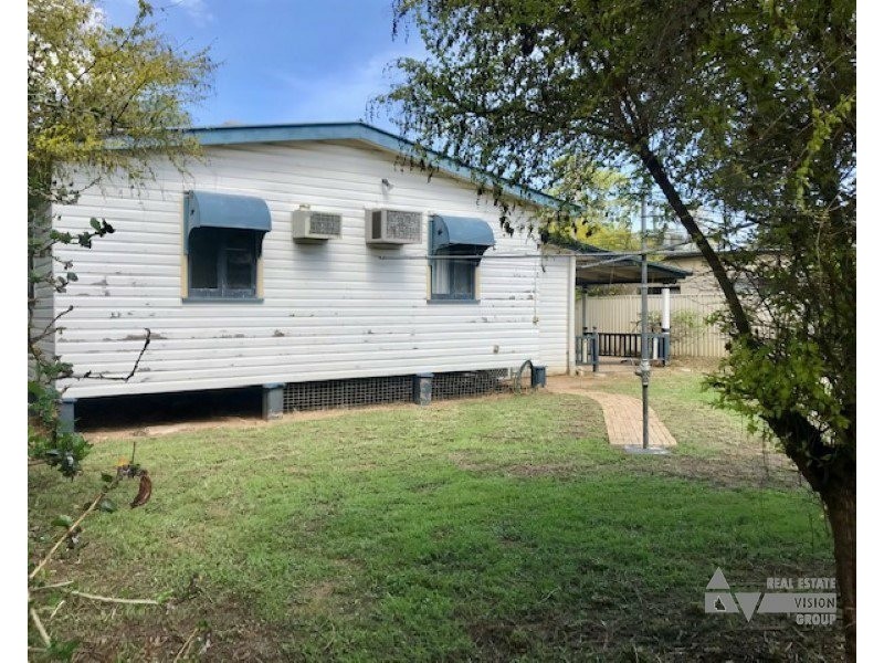 12 Old Airport Dr, Emerald QLD 4720