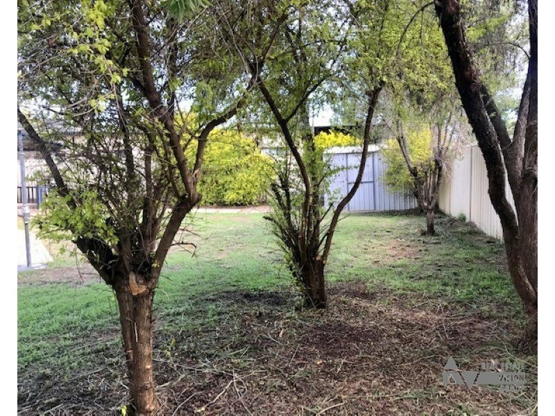 12 Old Airport Dr, Emerald QLD 4720