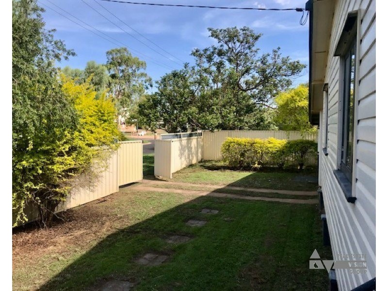 12 Old Airport Dr, Emerald QLD 4720