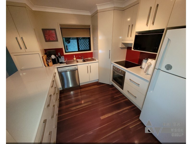 52 Littlefield St, Blackwater QLD 4717