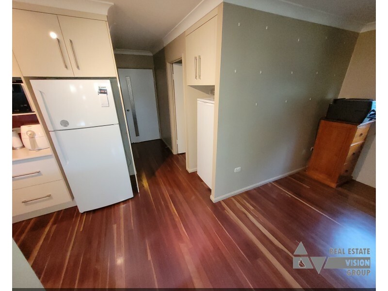 52 Littlefield St, Blackwater QLD 4717