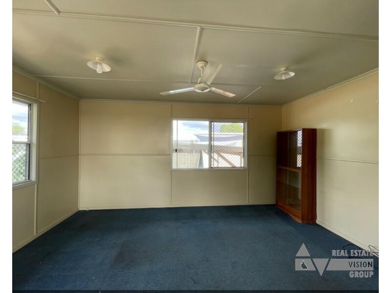 27 Fay Street, Blackwater QLD 4717