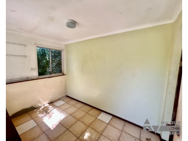 2 Glenlena Ave, Rubyvale QLD 4702