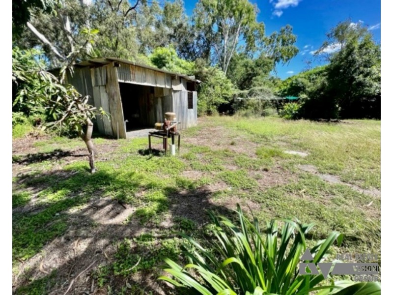 2 Glenlena Ave, Rubyvale QLD 4702