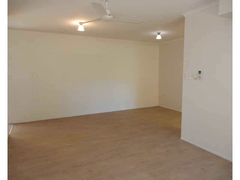 Unit 5/7 Duell Rd, Cannonvale QLD 4802