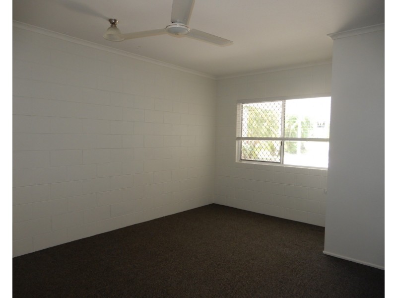 Unit 5/7 Duell Rd, Cannonvale QLD 4802