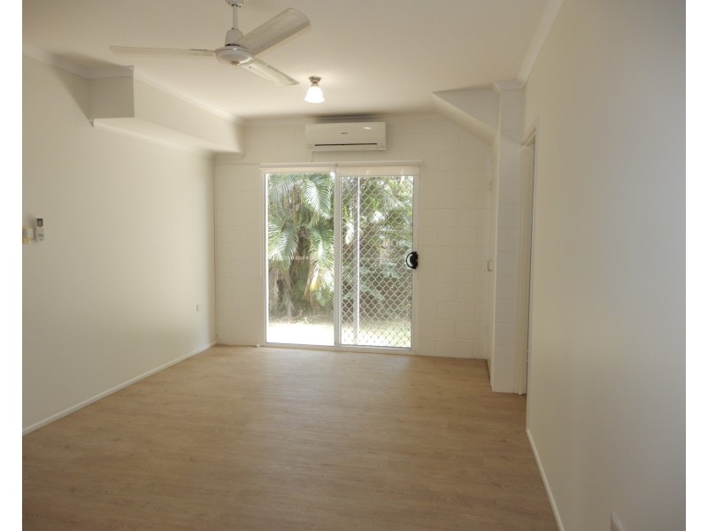 Unit 5/7 Duell Rd, Cannonvale QLD 4802