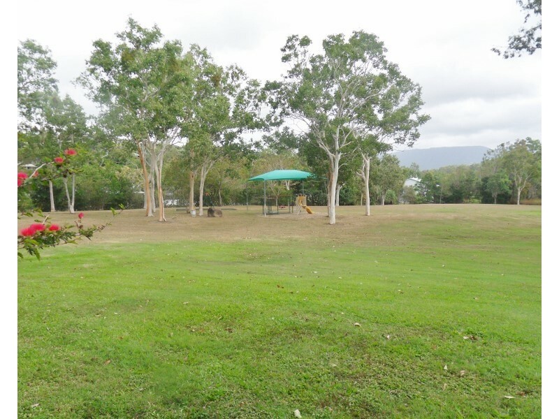 Unit 5/7 Duell Rd, Cannonvale QLD 4802