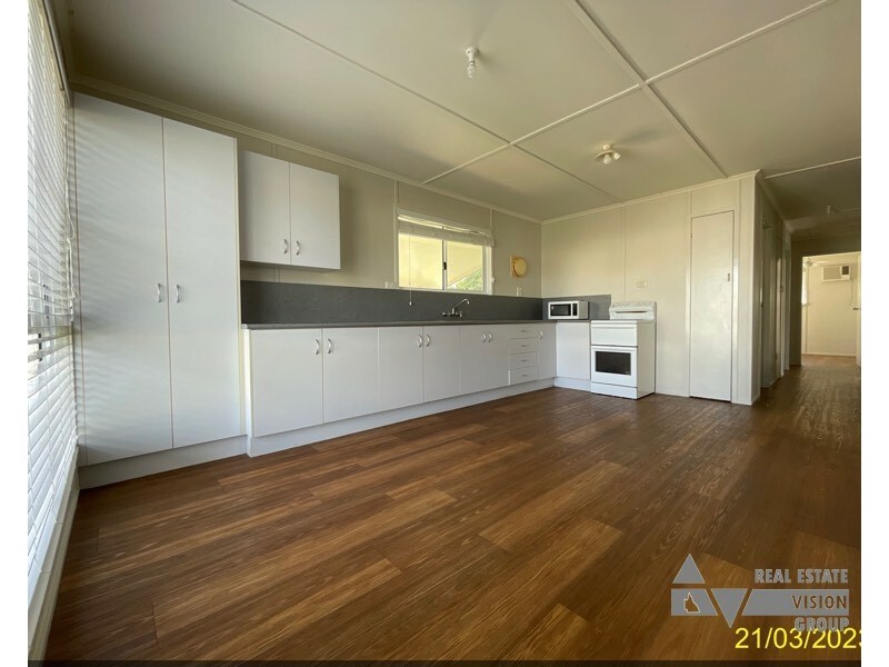 6 Long St, Blackwater QLD 4717