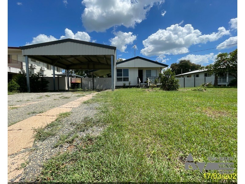 6 Long St, Blackwater QLD 4717