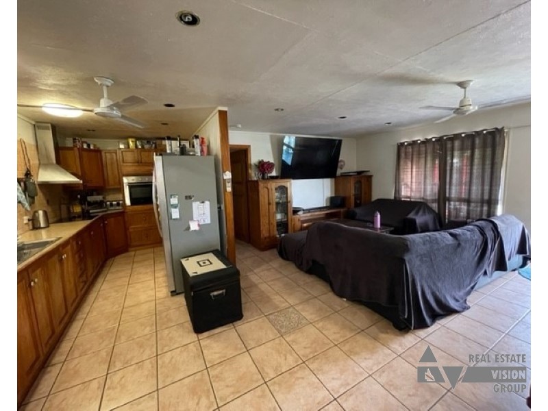 12 Expeller Ct, Emerald QLD 4720