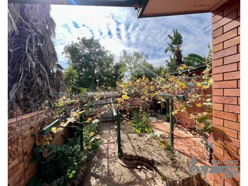 12 Expeller Ct, Emerald QLD 4720