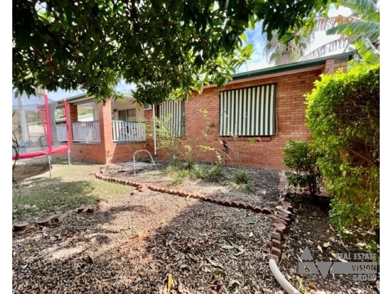 12 Expeller Ct, Emerald QLD 4720