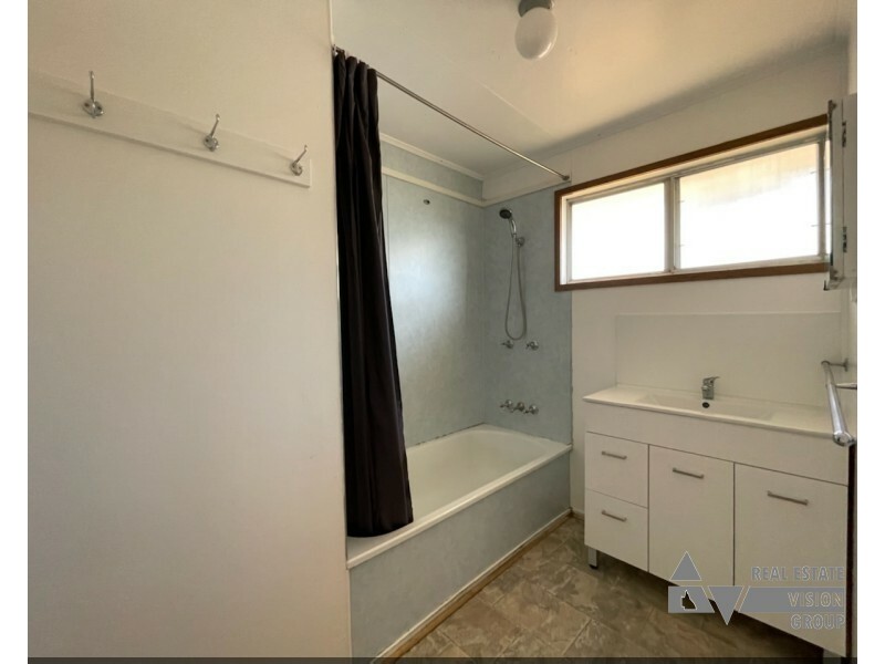 44 Acacia St, Blackwater QLD 4717