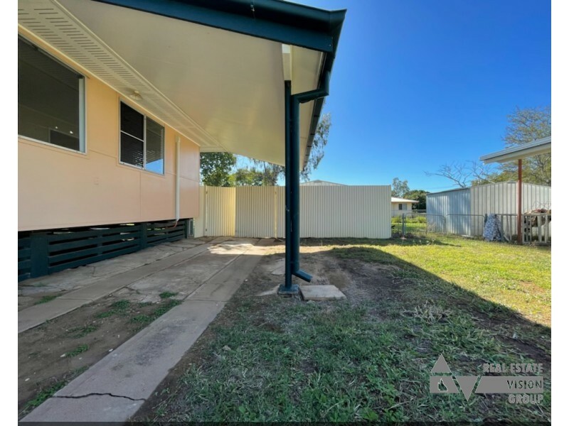44 Acacia St, Blackwater QLD 4717