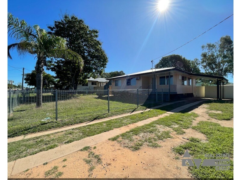 44 Acacia St, Blackwater QLD 4717