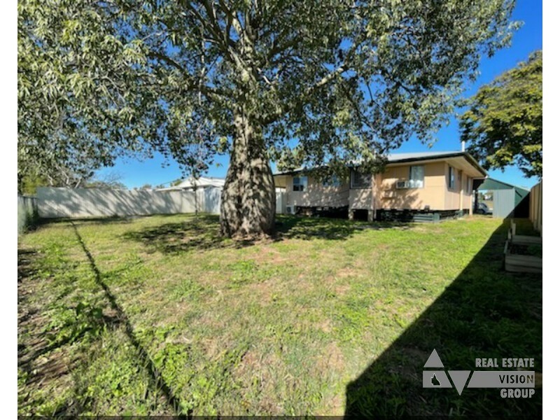 44 Acacia St, Blackwater QLD 4717