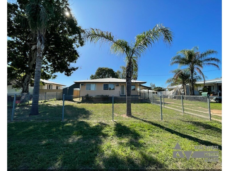 44 Acacia St, Blackwater QLD 4717