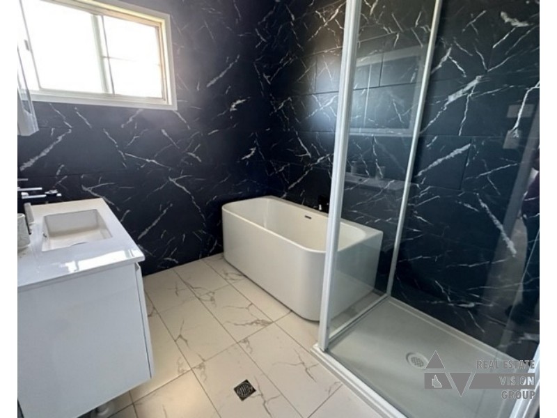 6 Moran St, Capella QLD 4723