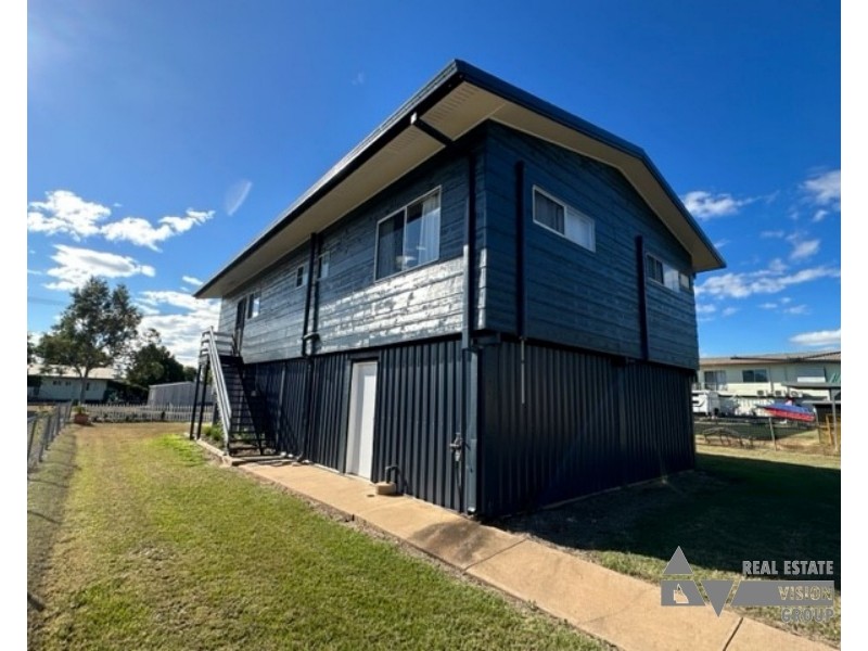 6 Moran St, Capella QLD 4723