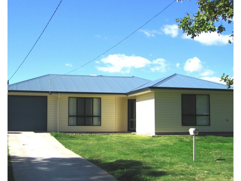 13 Sandalwood Street, Blackwater QLD 4717