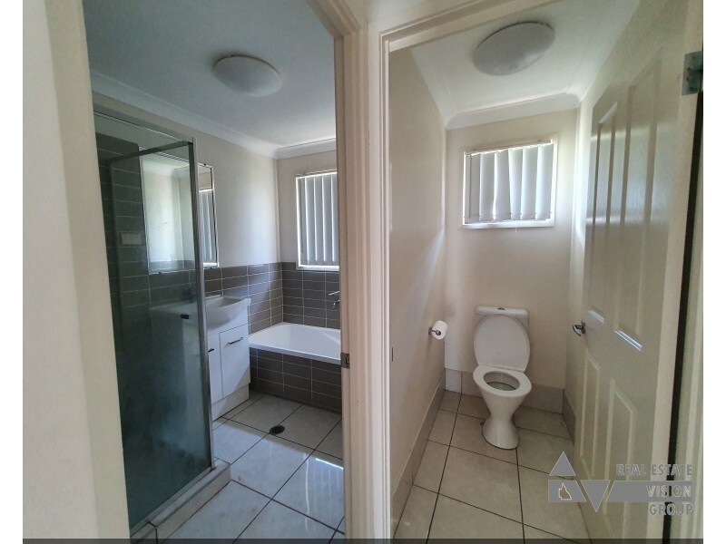 13 Desgrand Street St, Emerald QLD 4720