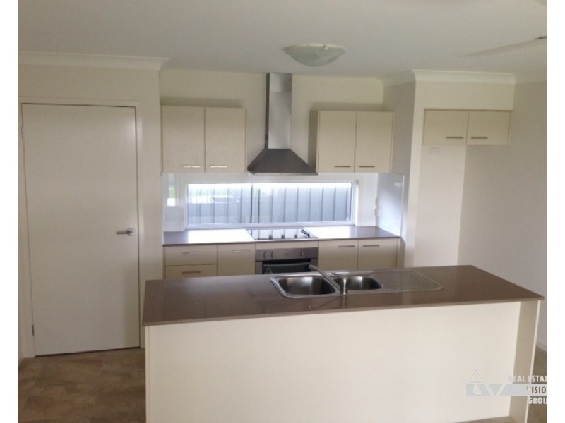 5 Belmont Place, Emerald QLD 4720