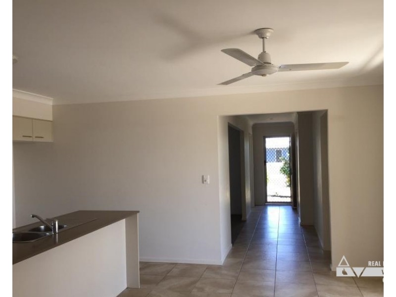 5 Belmont Place, Emerald QLD 4720