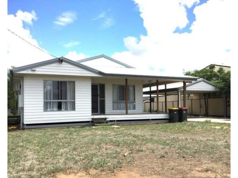 10 Bean Street, Blackwater QLD 4717