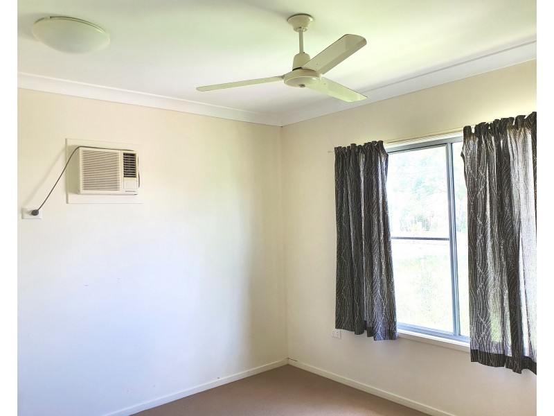 10 Bean Street, Blackwater QLD 4717