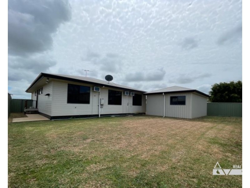 10 Summer Red Ct, Blackwater QLD 4717