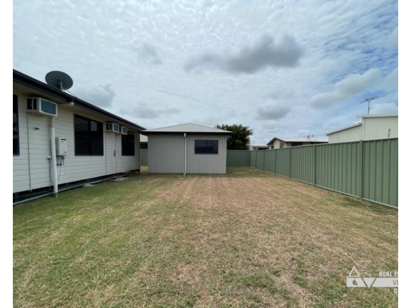10 Summer Red Ct, Blackwater QLD 4717