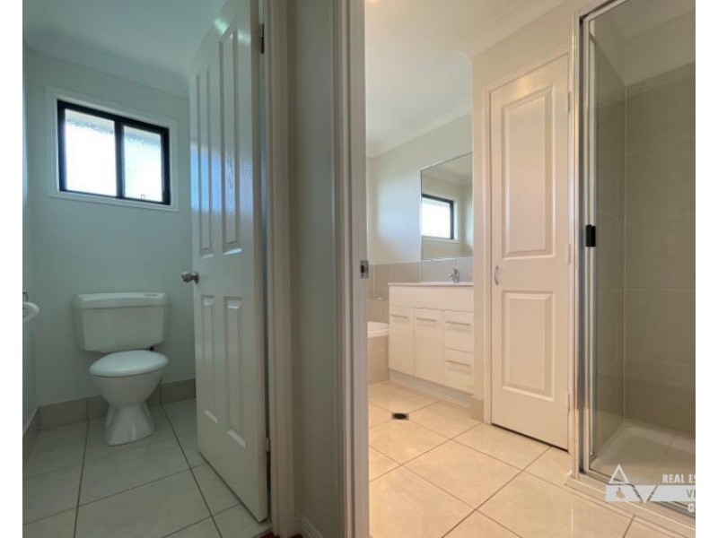 10 Summer Red Ct, Blackwater QLD 4717