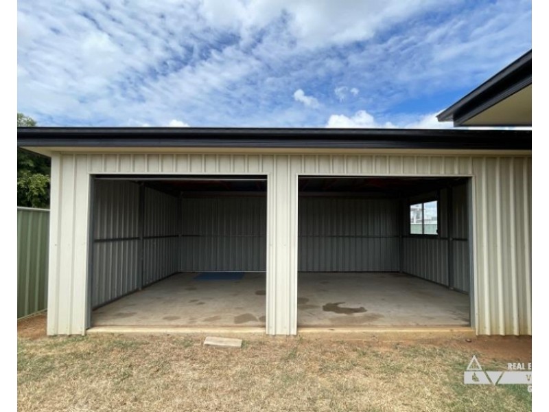 10 Summer Red Ct, Blackwater QLD 4717
