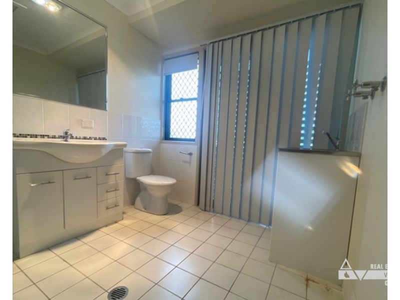 1 Gidyea St, Blackwater QLD 4717