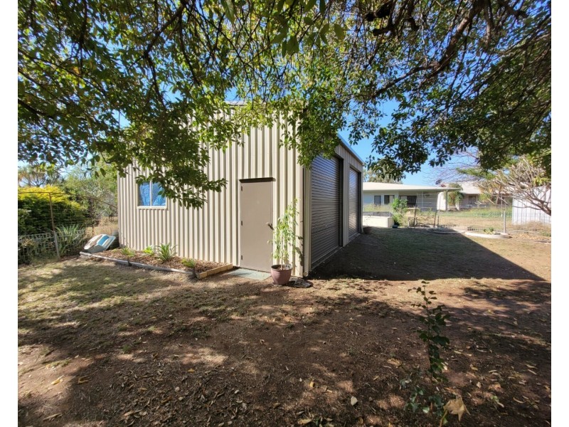 28 Hibiscus Cres, Blackwater QLD 4717