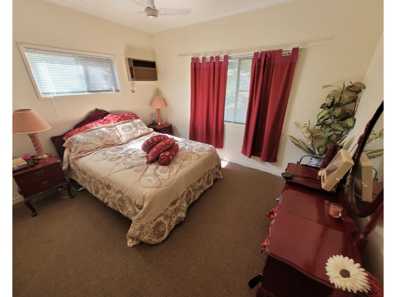 28 Hibiscus Cres, Blackwater QLD 4717