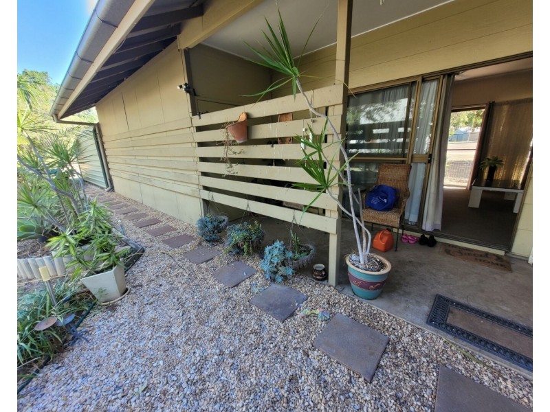 28 Hibiscus Cres, Blackwater QLD 4717