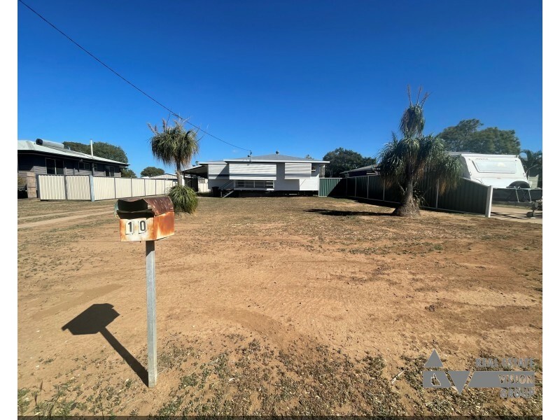 10 Ironbark St, Blackwater QLD 4717