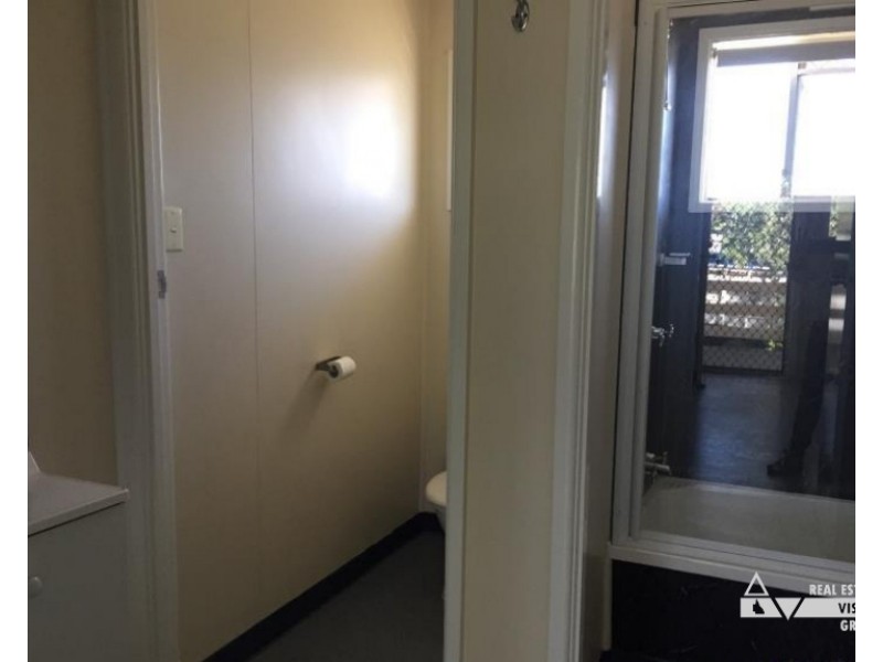 30 Blackall St, Dingo QLD 4702