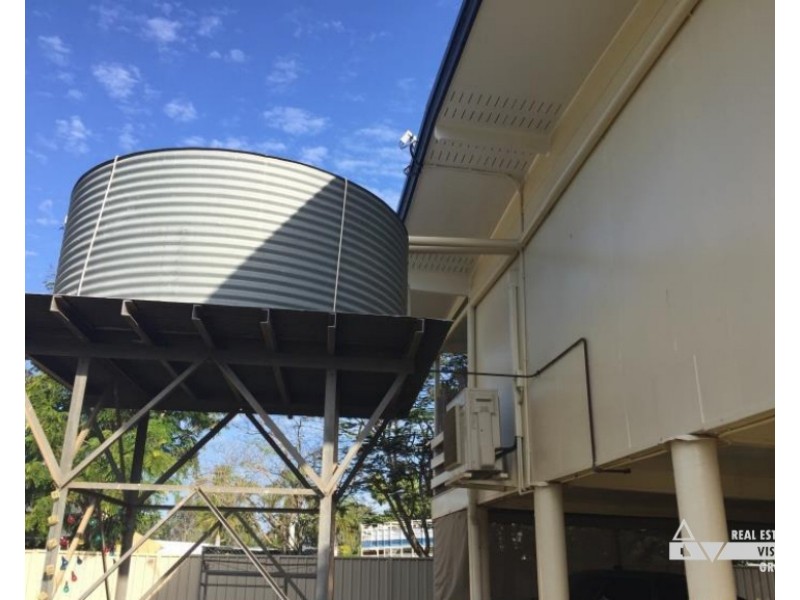 30 Blackall St, Dingo QLD 4702