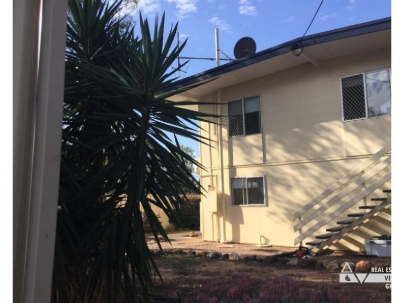 30 Blackall St, Dingo QLD 4702