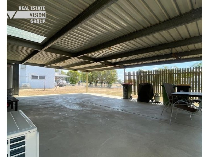 43 Stower St, Blackwater QLD 4717
