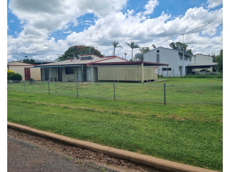 43 Stower St, Blackwater QLD 4717