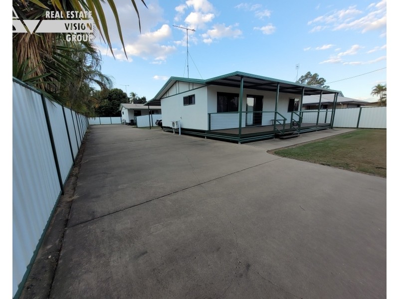 8 Main St, Bluff QLD 4702